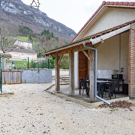 Дом отдыха La Maison Dans Les Noyer *